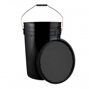 Champion Sports 6 Gallon Bucket with Padded Soft Seat Lid - Durable Construction - Balls Not Included - Ideal for Baseball, Softball, T-Ball, Practice Balls, and Lacrosse – Black
