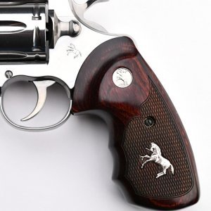 Altamont Colt Python Fingergroove Grips Designed to Drop-in fit on The Colt Python (2020+) - Made in USA (Rosewood Checkered - Silver Medallions, One Size)