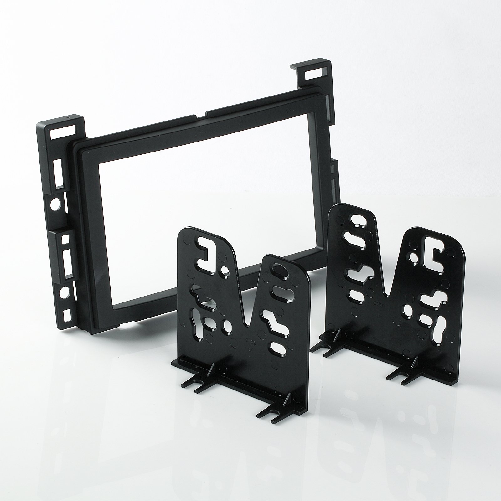 Metra 95-3302 Stacked ISO-DIN & 2DIN Install Kit for 05-12 GM/Pontiac/Saturn